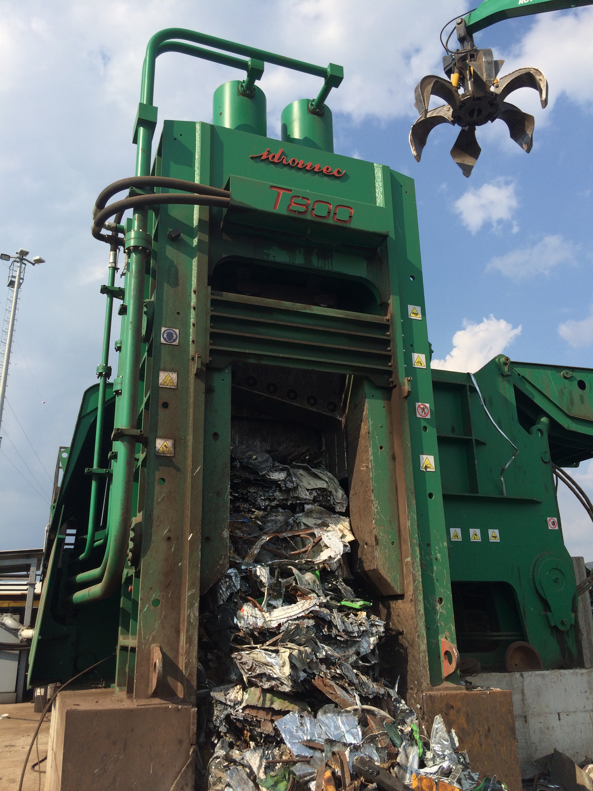 Shear-balers Idromec T800SL for processing metals and scrap