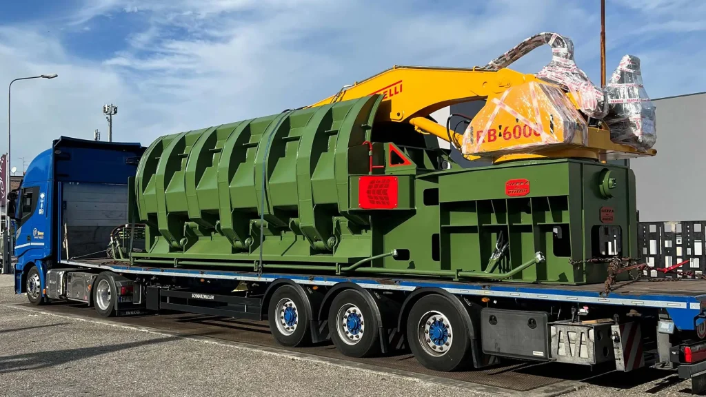 Pressa Idromec per autodemolizioni in consegna