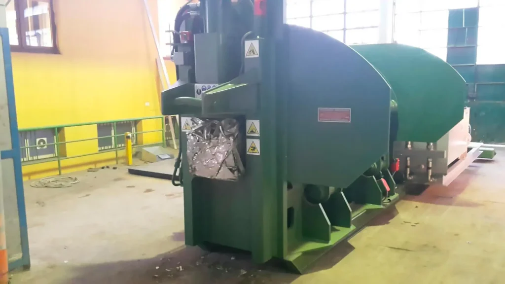 Pressa per metalli robusta nella versione verde Idromec