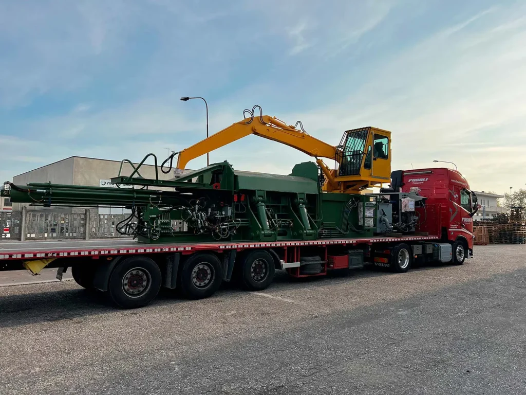 Pressa per metalli mobile in consegna, pronta all’utilizzo