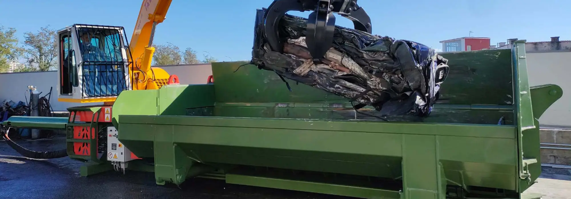 Auto Recycling Balers: Superior Compaction Performance