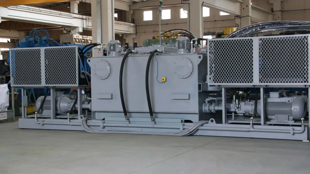 Im Freien installierte Drei Kompressionspresse IHD-3C Idromec für höchsten Komfort und einfache Montage überall