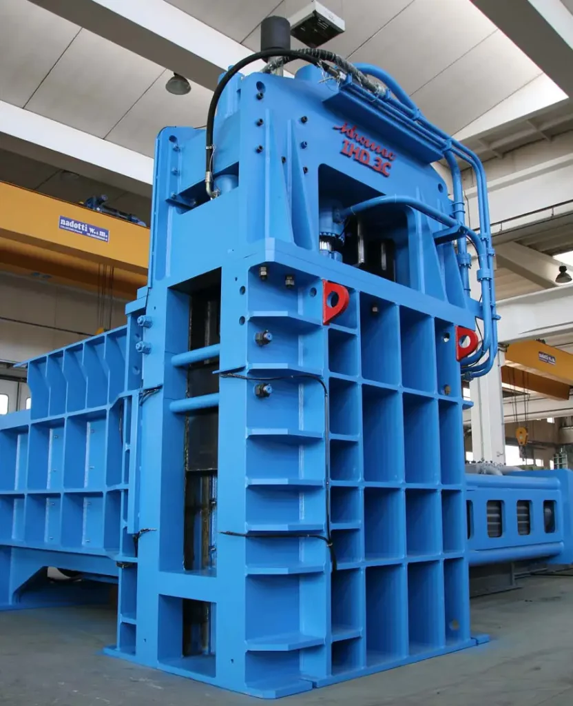 Drei Kompressionspresse IHD-3C Idromec kompakt und zuverlässig für intensive Metallschrottverdichtung