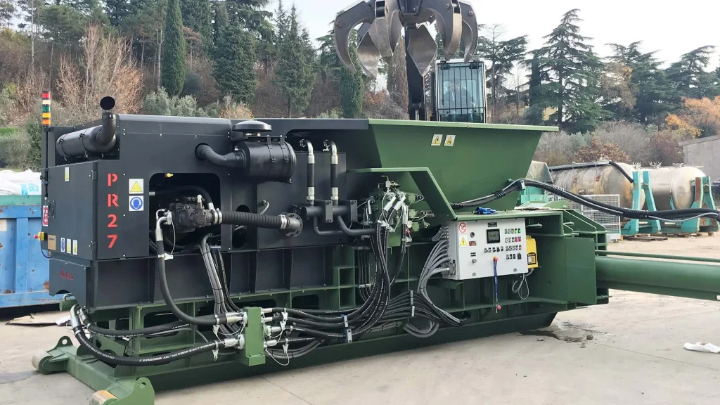 Pressa PR27 Idromec per rifiuti misti, compatta ed efficiente