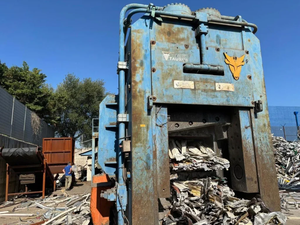 Front view of used Taurus C872HD scrap shear baler