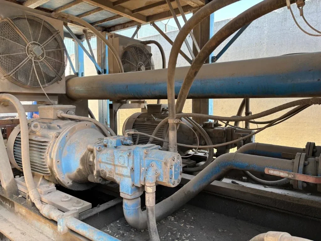 Hydraulic motor of used Taurus C872HD scrap shear baler