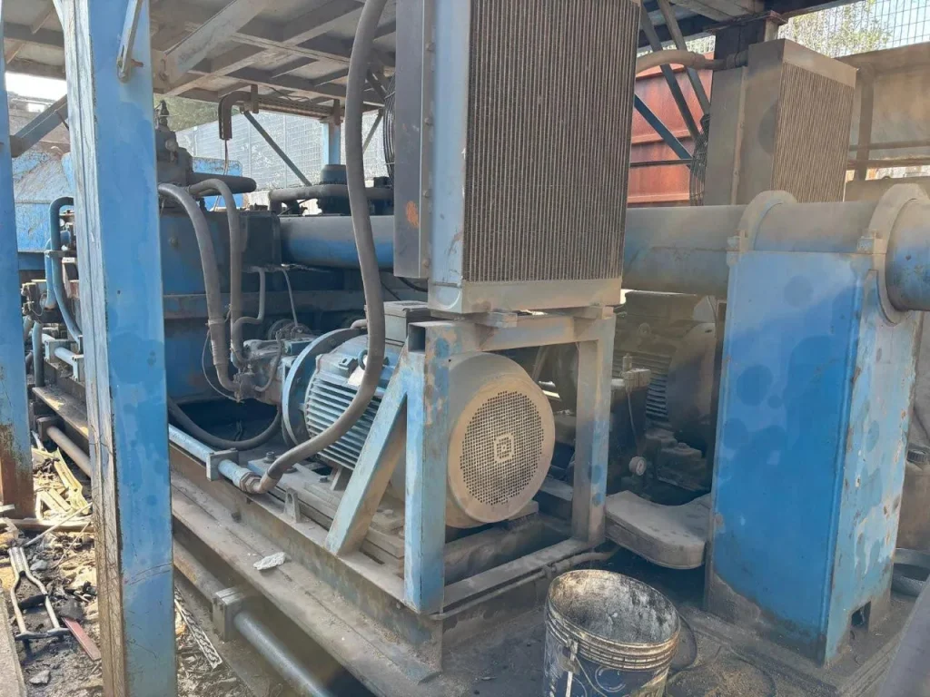 Rear motor of used Taurus C872HD scrap shear baler