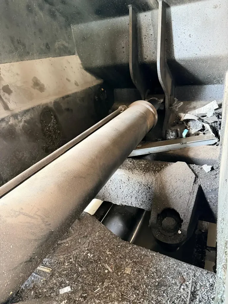 used Bonfiglioli Squalo CS100 mobile shear compression cylinder